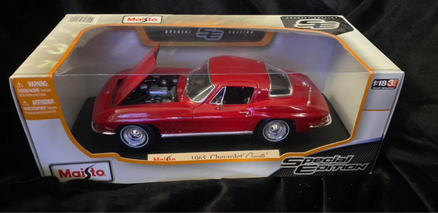 1:18 Scale 1965 Chevrolet Corvette Sting Ray