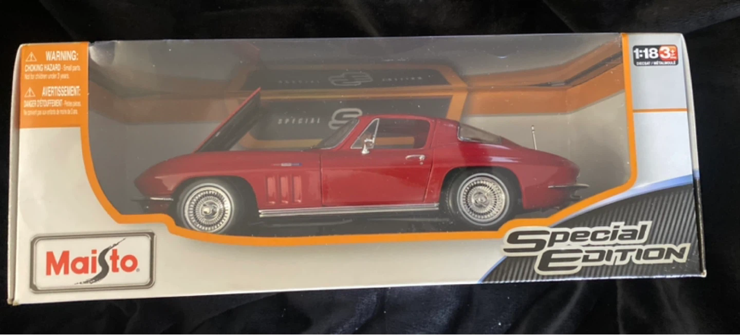 1:18 Scale 1965 Chevrolet Corvette Sting Ray - photo 2