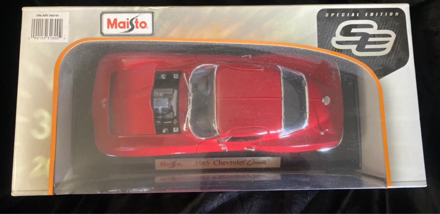 1:18 Scale 1965 Chevrolet Corvette Sting Ray - photo 3
