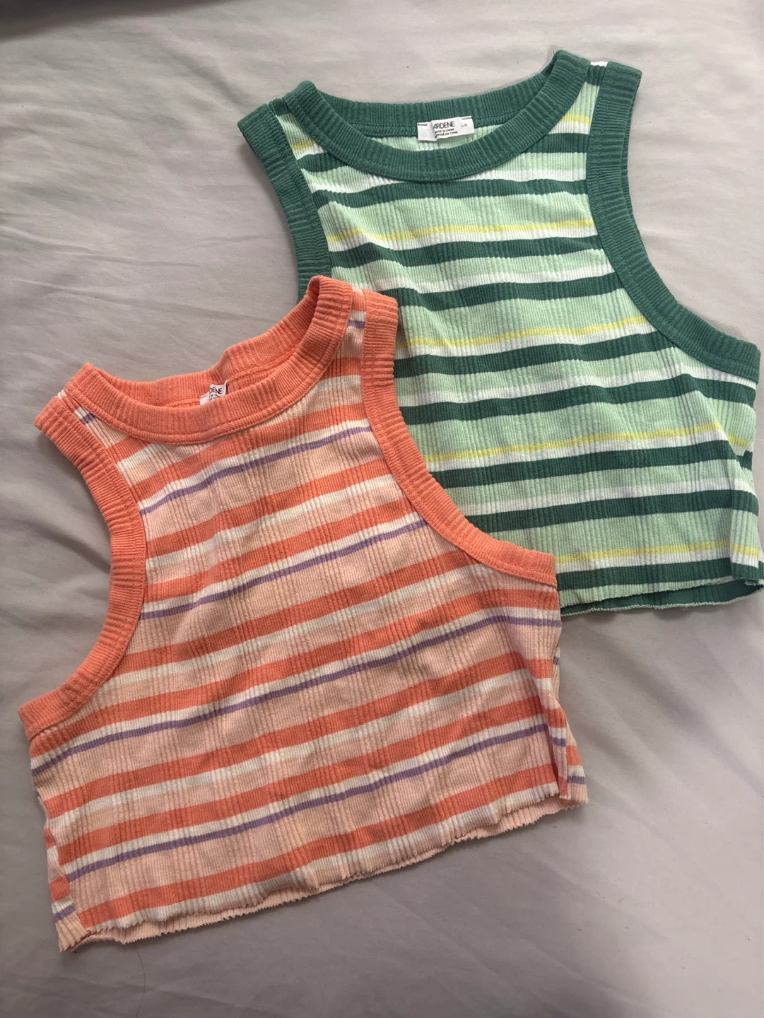 Cropped tank duo
