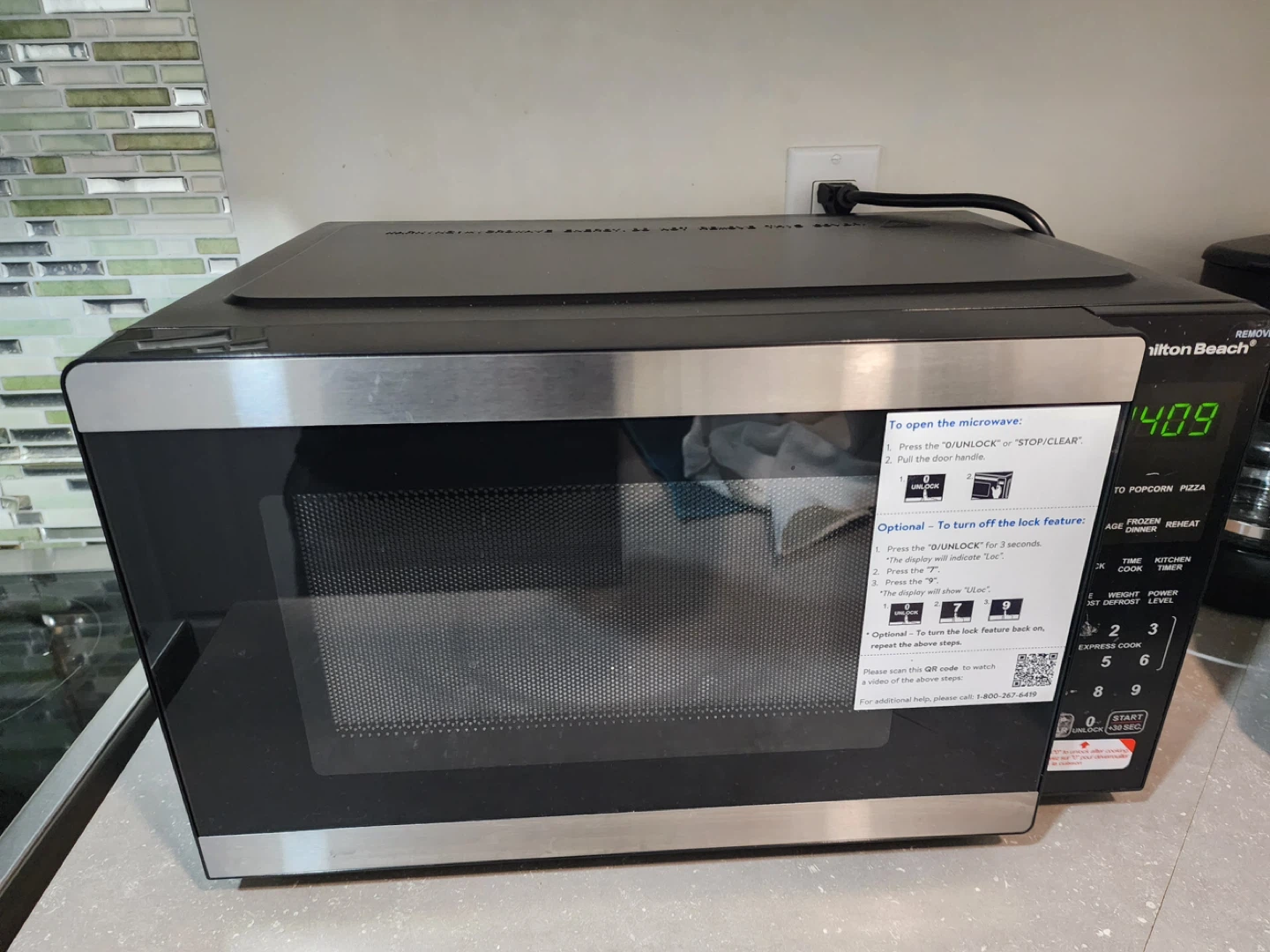Hamilton Beach Microwave Oven - photo 2