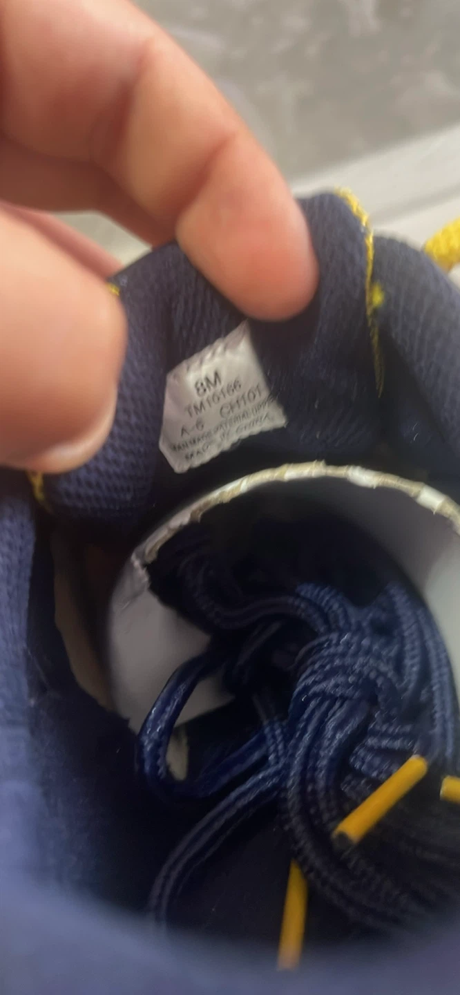 Tommy Hilfiger Men's Running Shoes Size 8M Yellow/Navy - photo 4