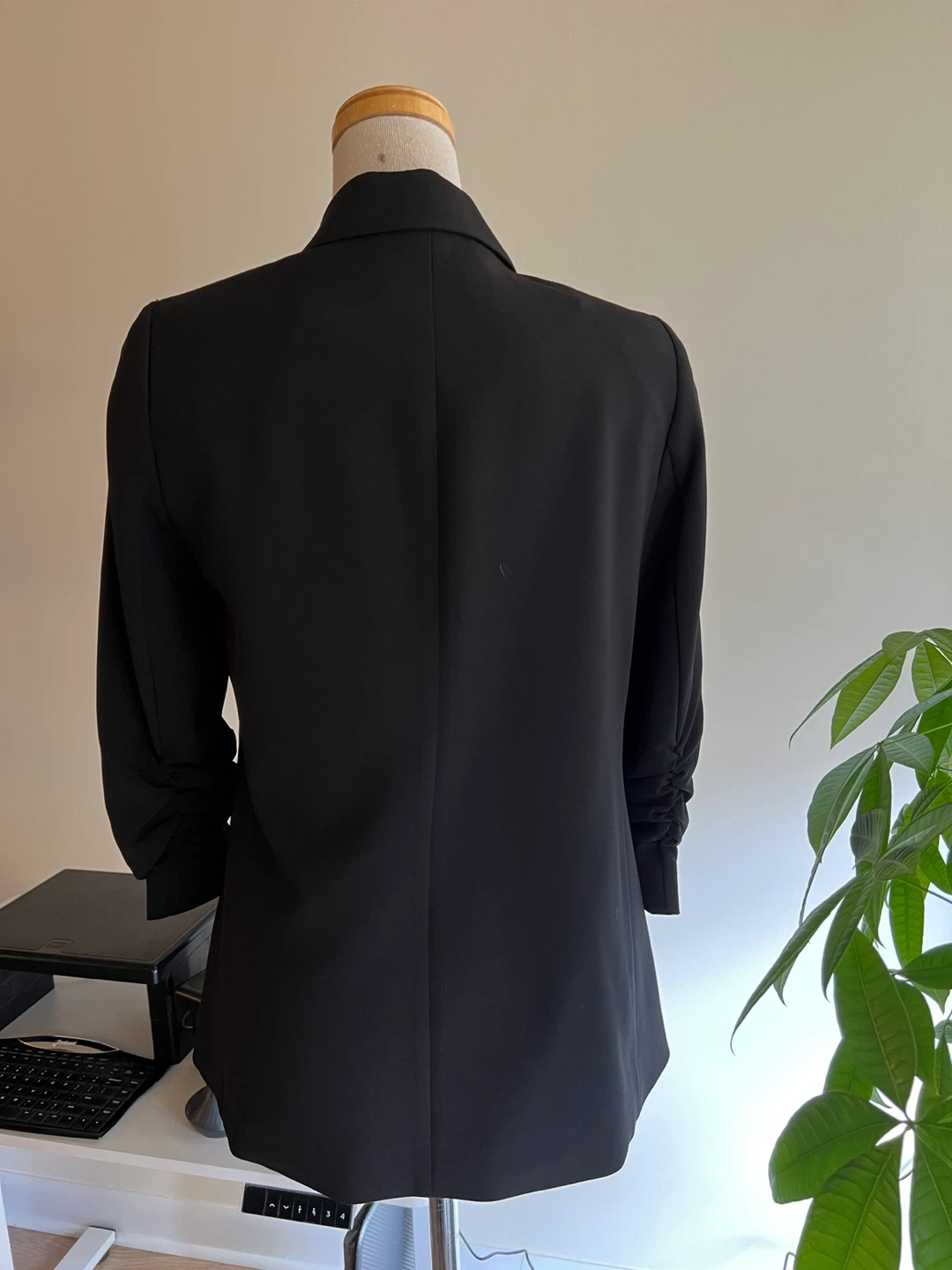 Melanie Lyne Black Blazer Size 4 - photo 2