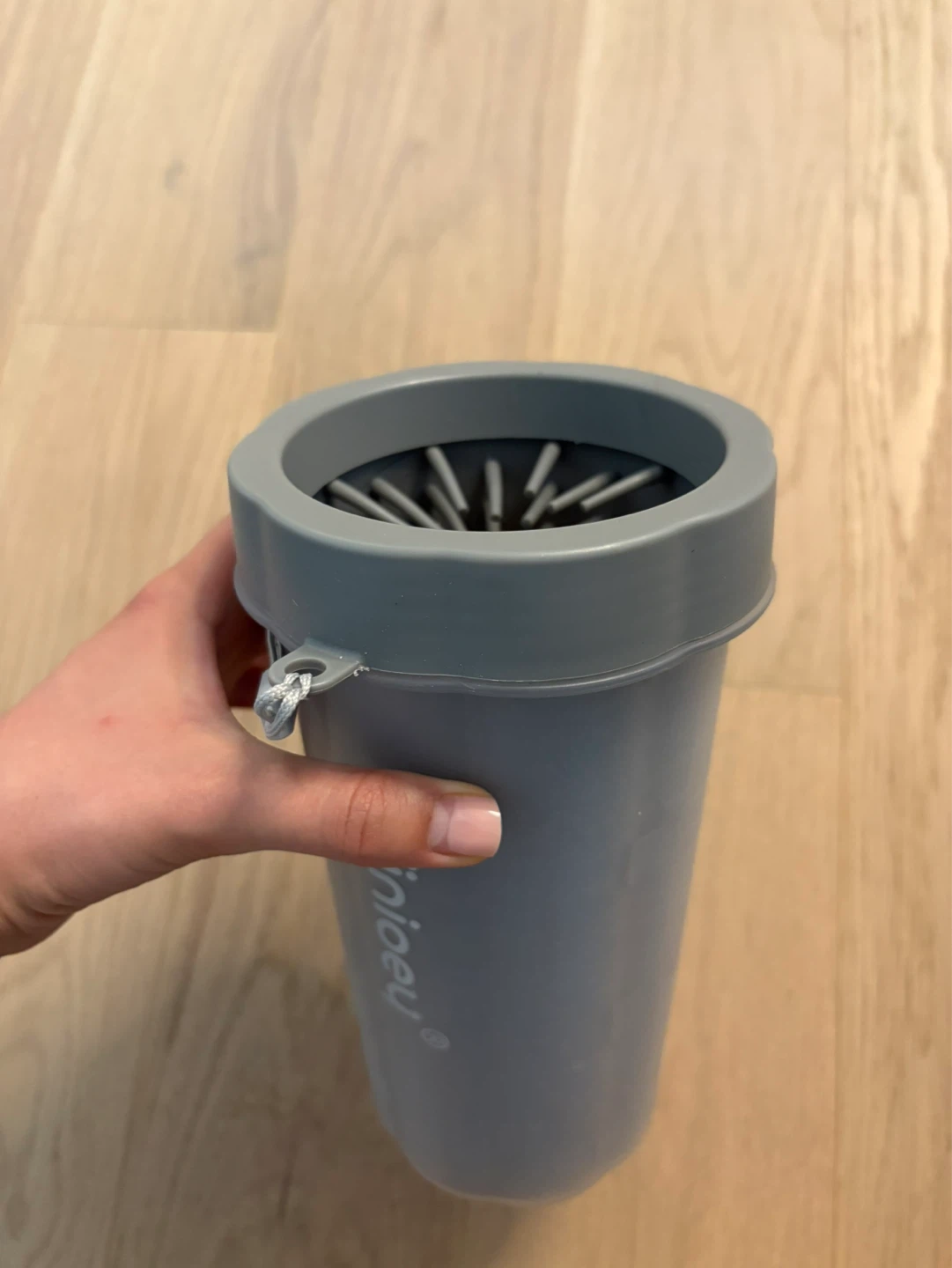 Dog paw cleaner