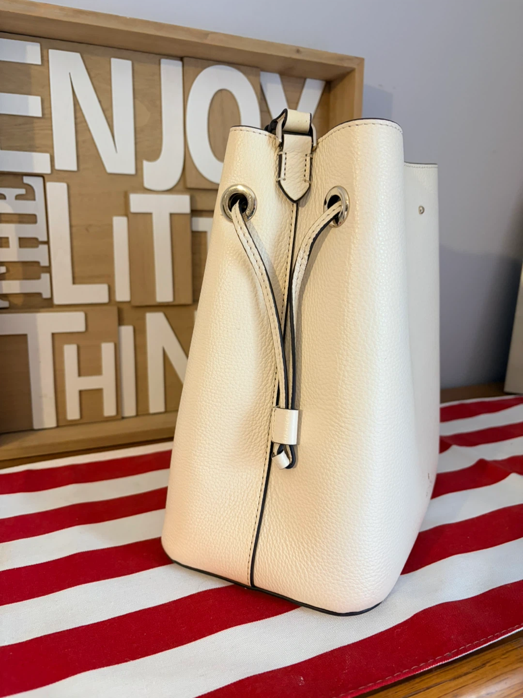 Kate Spade New York Bucket Bag - Cream - photo 2