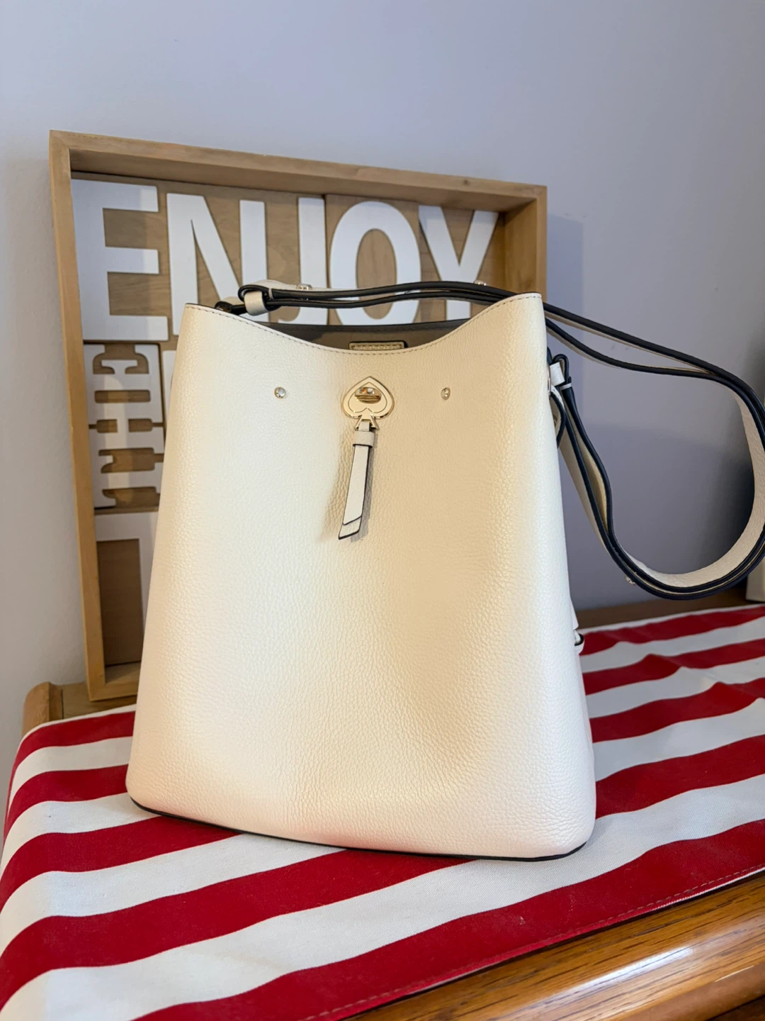 Kate Spade New York Bucket Bag - Cream