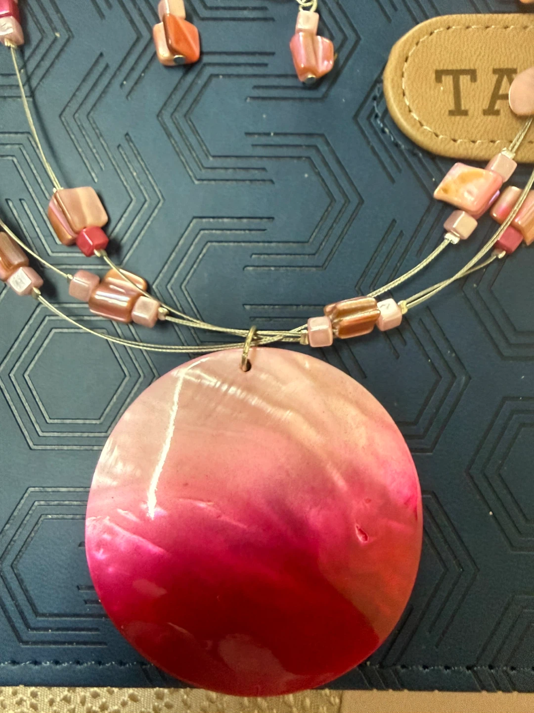 Pink Shell Pendant Necklace and Earrings Set - photo 2