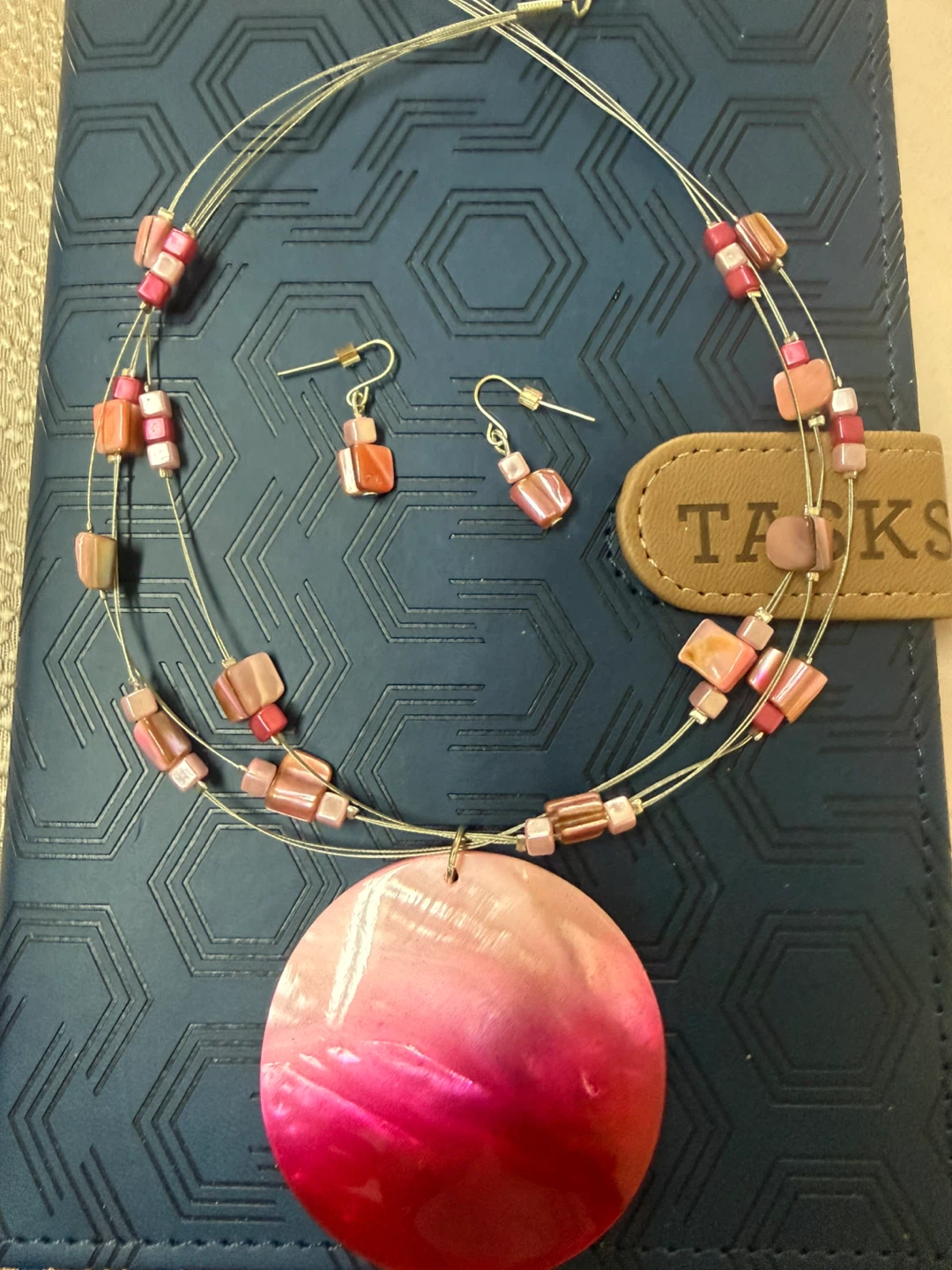 Pink Shell Pendant Necklace and Earrings Set
