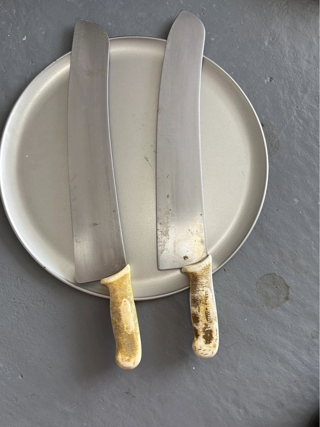 Set of 2 Metal pizza knife’s