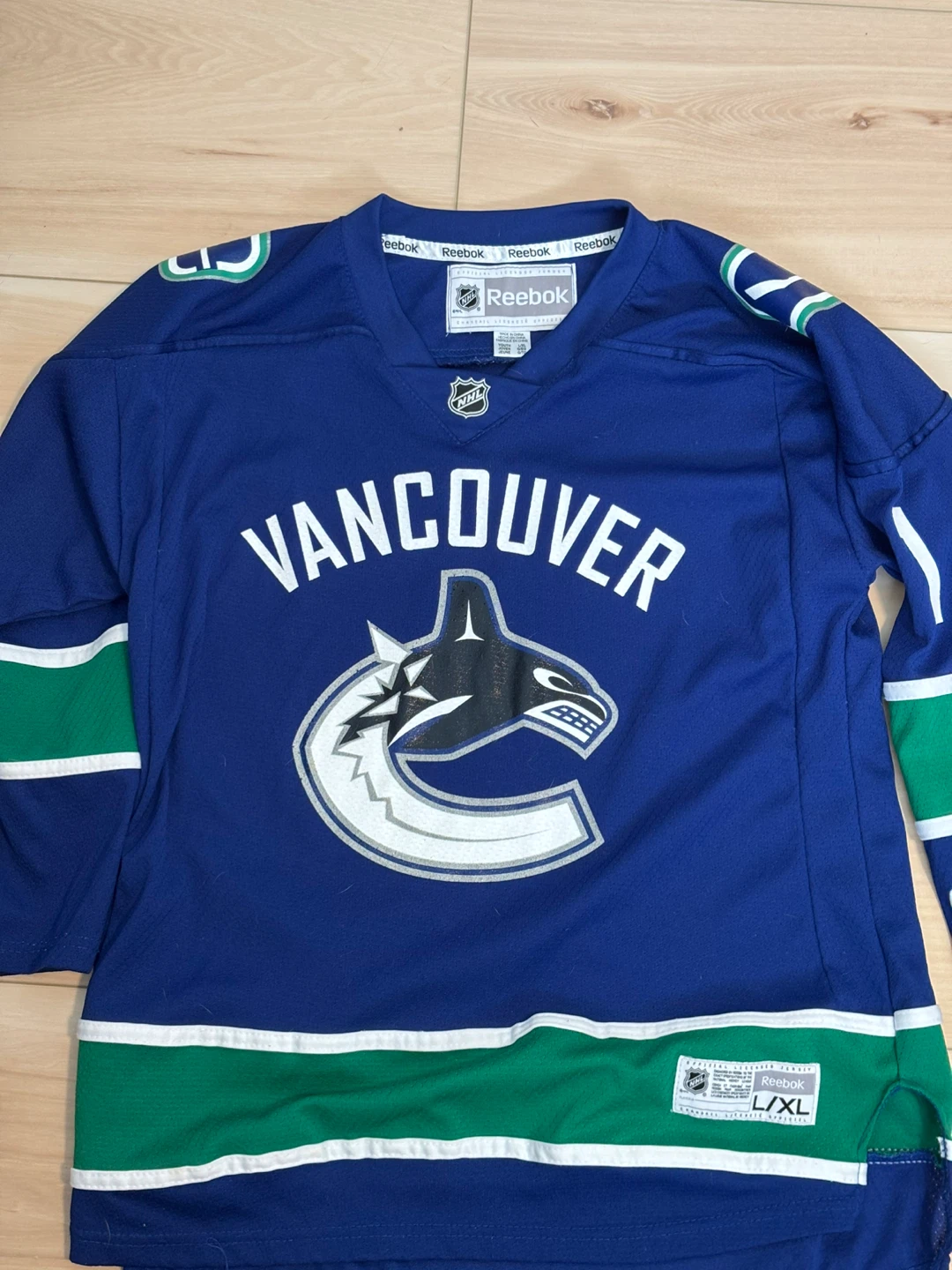 Reebok Vancouver Canucks Luongo #1 Youth L/XL Hockey Jersey - photo 2