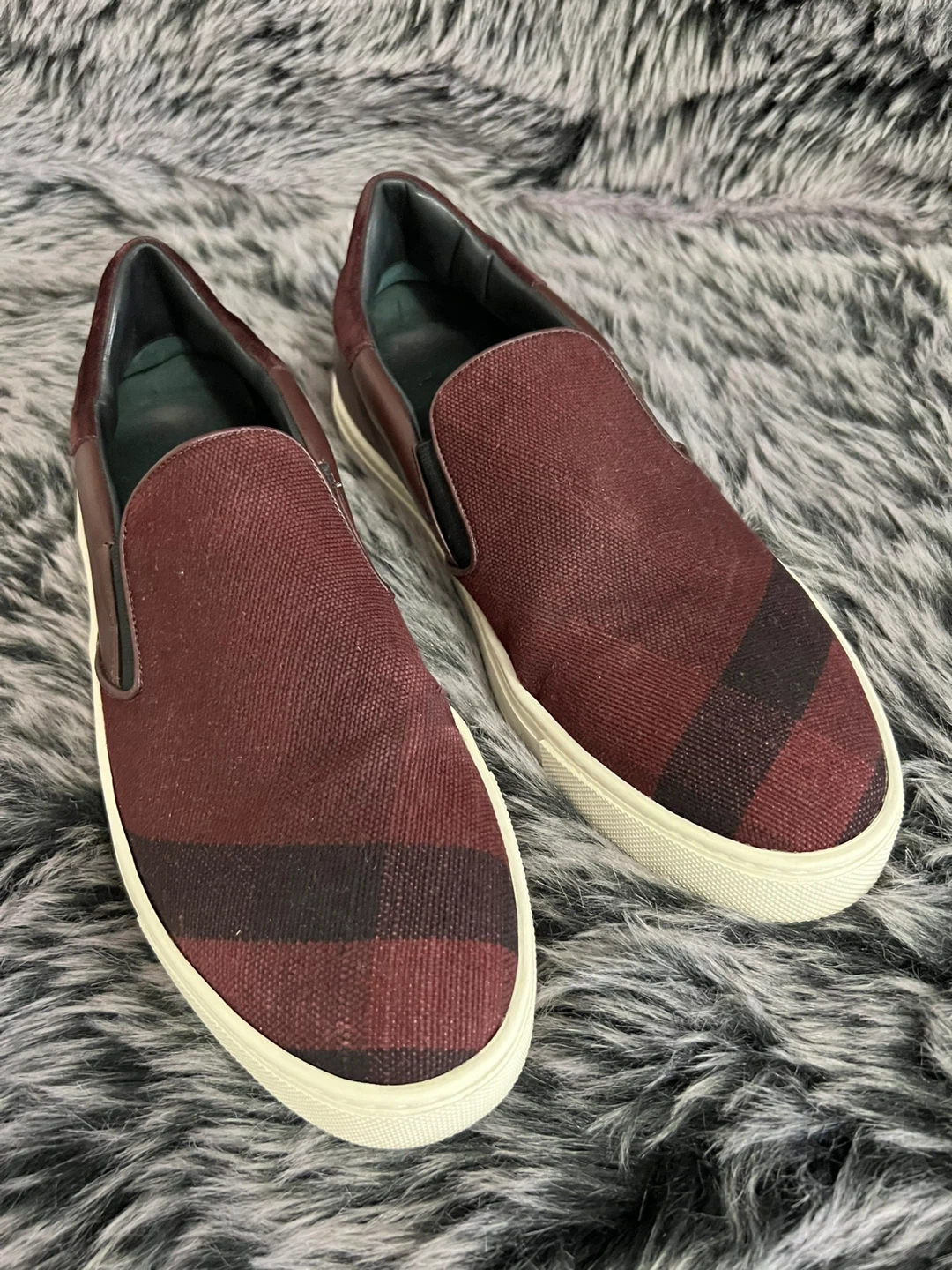 Burberry Slip-On Sneakers. Size 42 US
