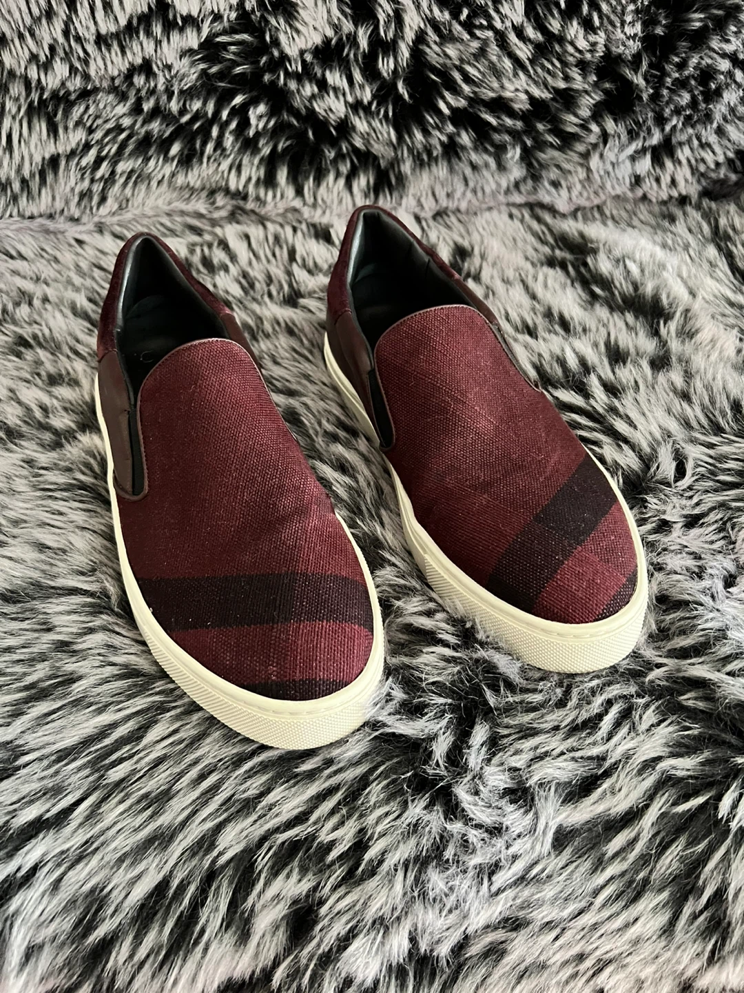 Burberry Slip-On Sneakers. Size 42 US - photo 2