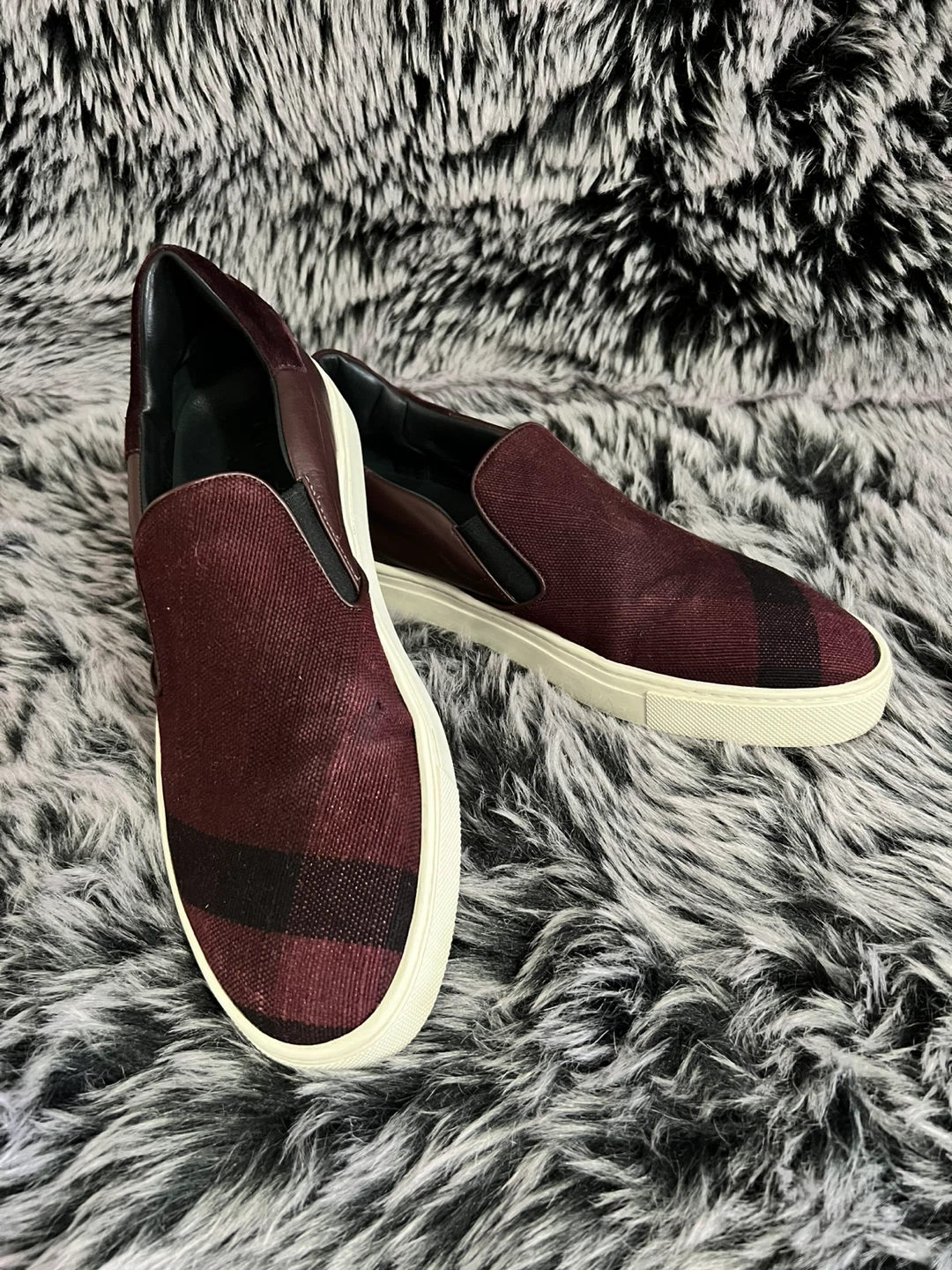 Burberry Slip-On Sneakers. Size 42 US - photo 5