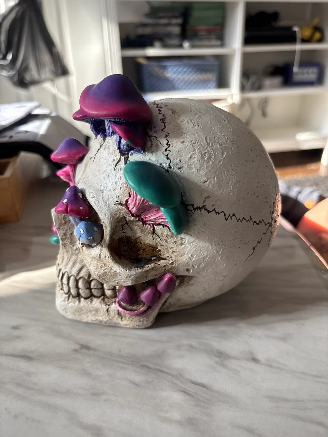 Skull with Mushrooms Figurine - photo 2