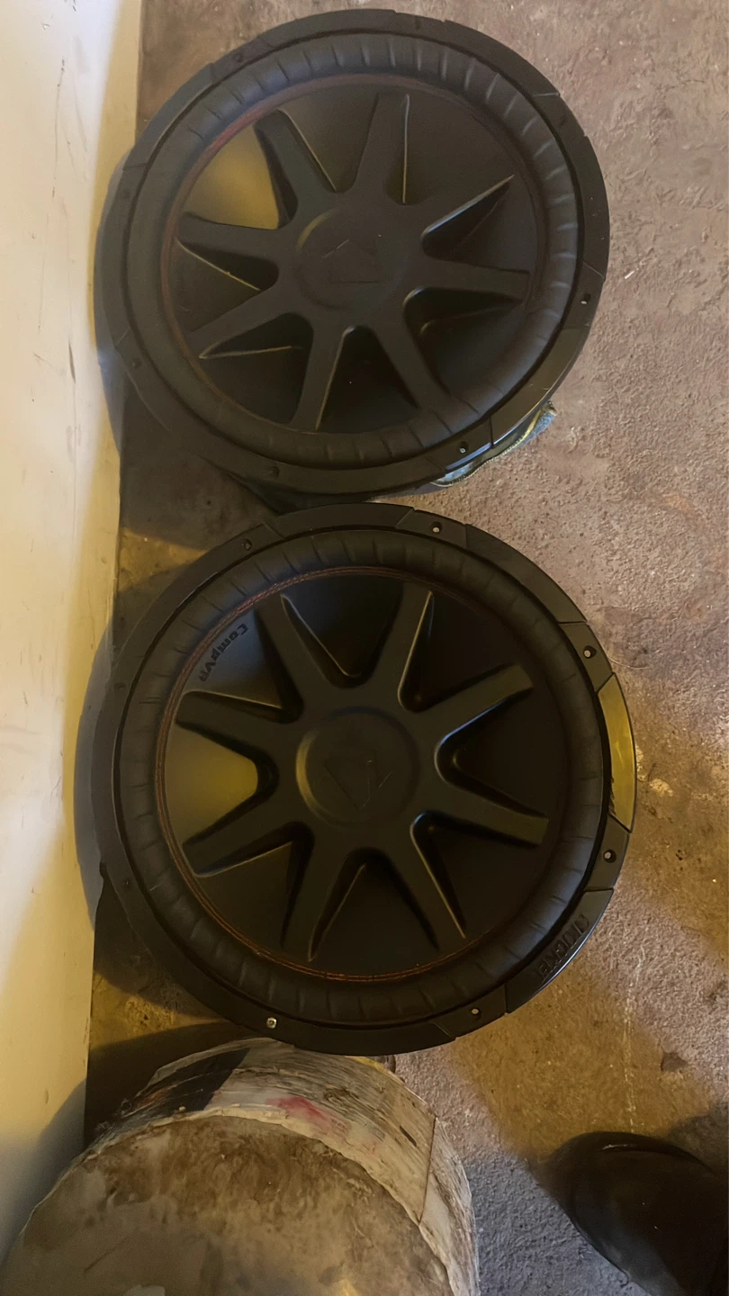 Kicker 15" Subwoofer Box