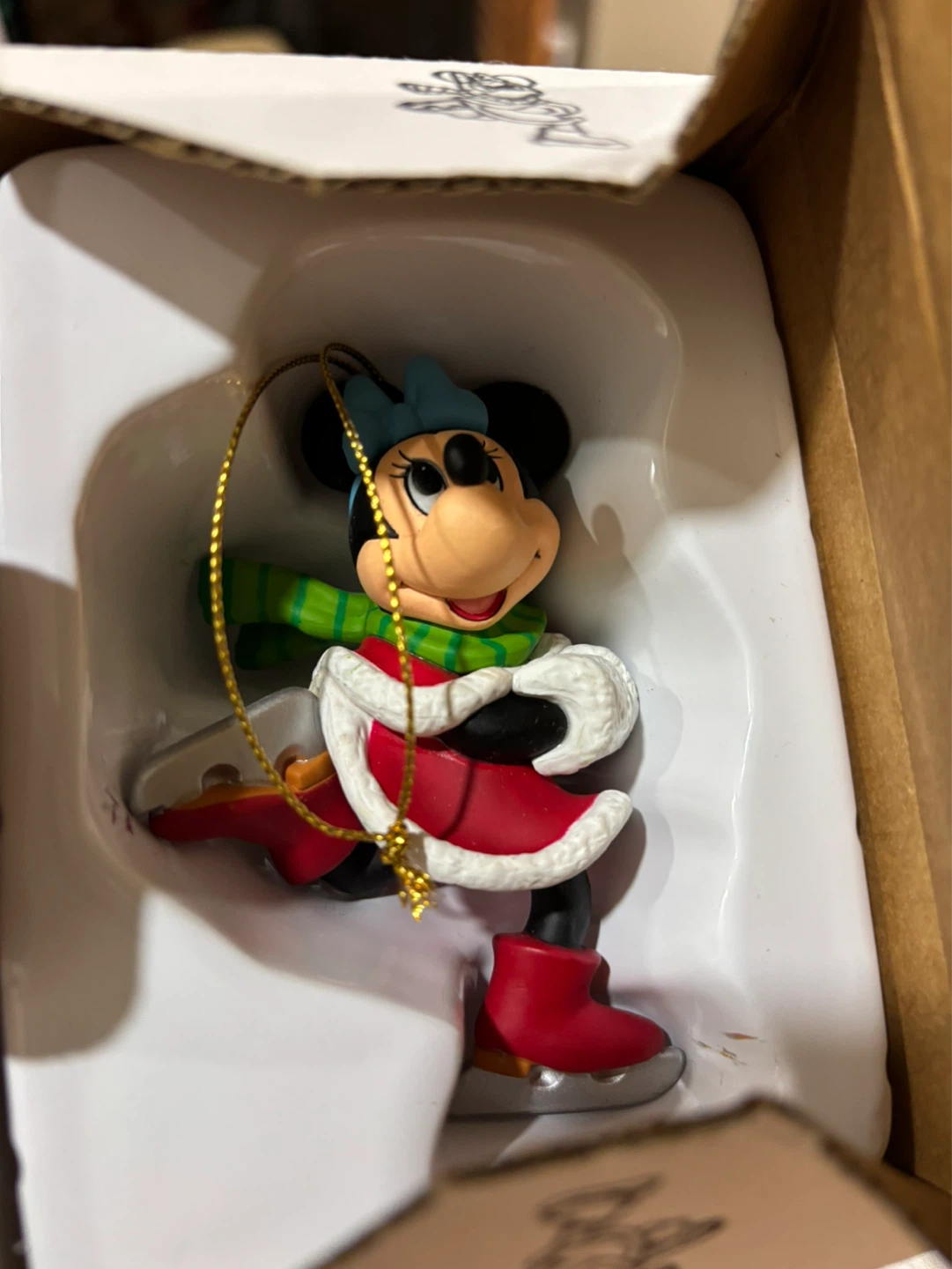 Disney Minnie Mouse Ice Skating Ornament - photo 2