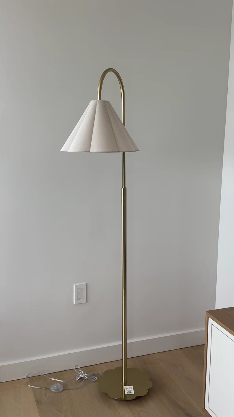 Gold Scalloped Floor Lamp - photo 3