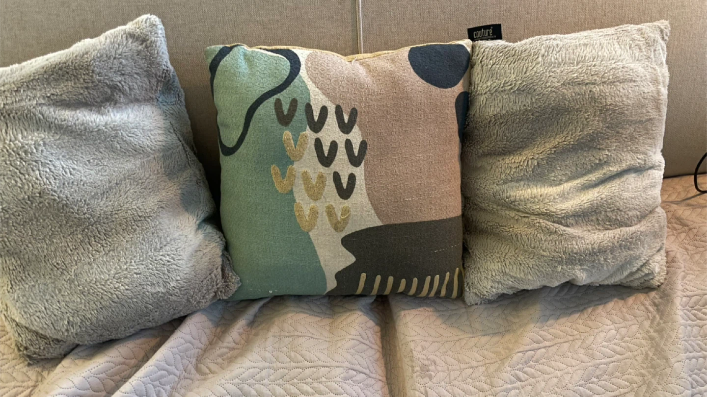 Free Throw Pillows