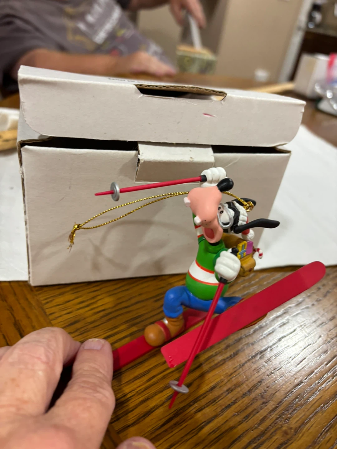 Disney Goofy Skiing Ornament - photo 3