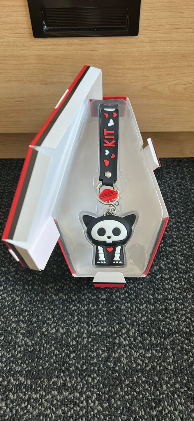 Skelanimal keychain - photo 3