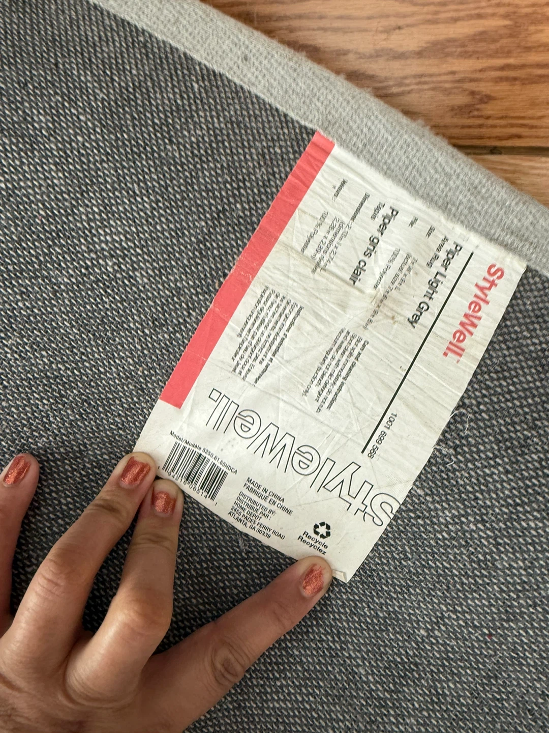 Soft, Light Grey Area Rug 7ft W x 9ft L $75 - photo 2