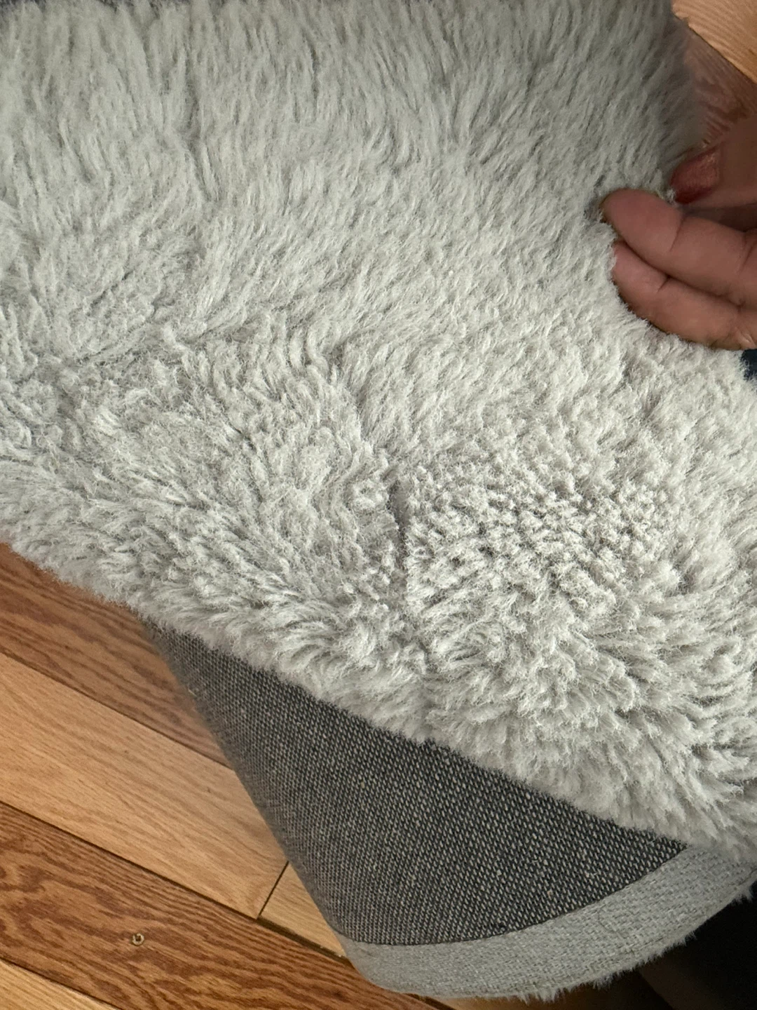 Soft, Light Grey Area Rug 7ft W x 9ft L $75 - photo 3