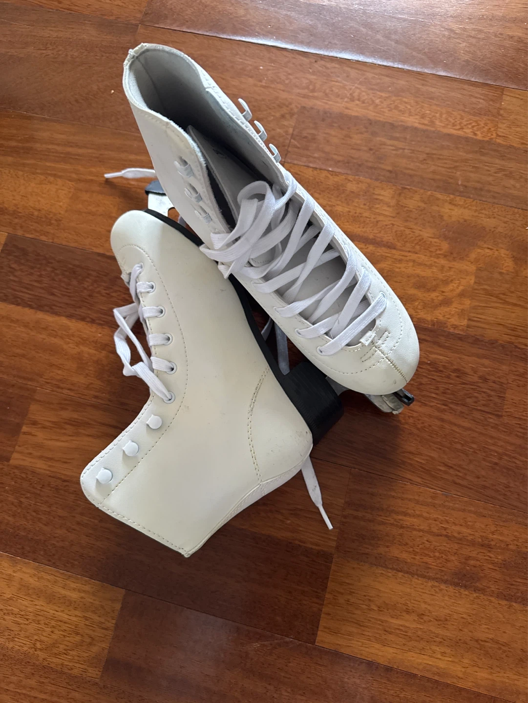White Figure Skates - Size 39/40 - photo 2