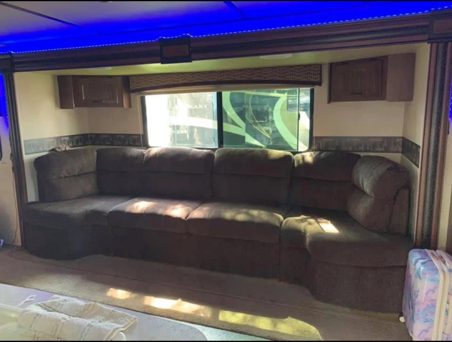 Jay Feather Ultra Lite Travel Trailer - photo 2