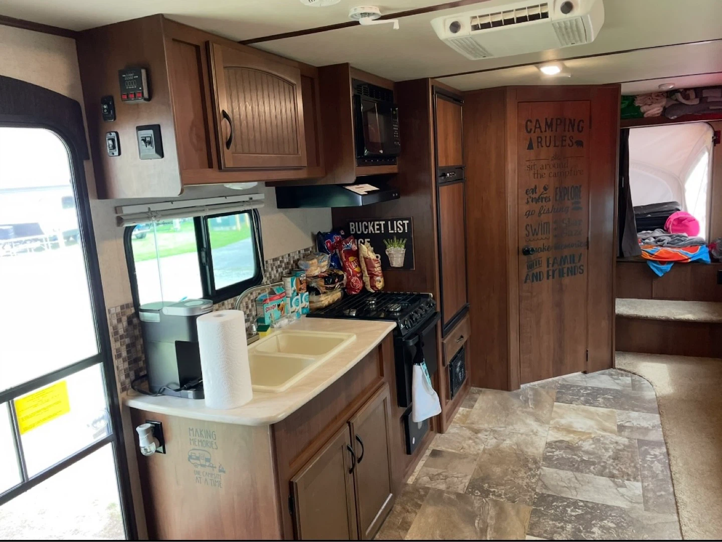 Jay Feather Ultra Lite Travel Trailer - photo 3