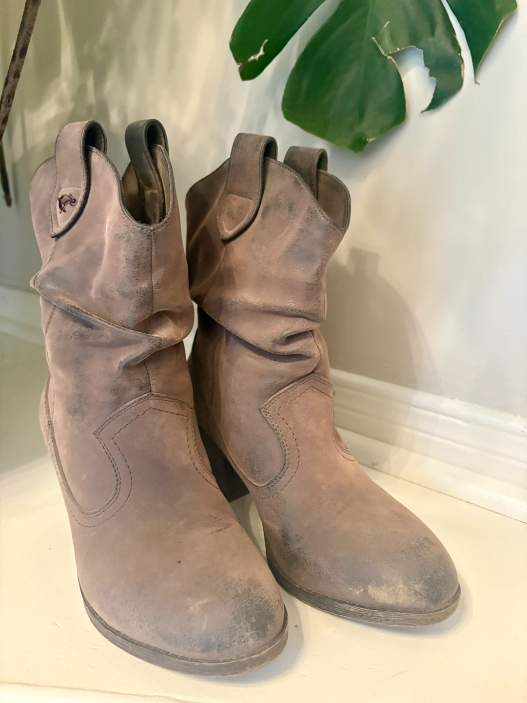 Rocket Dog - western style boot - Ladies Size 7.5