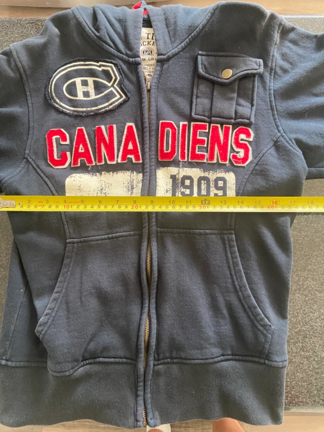 Montreal CanadiensZip-Up Hoodie - Size S
