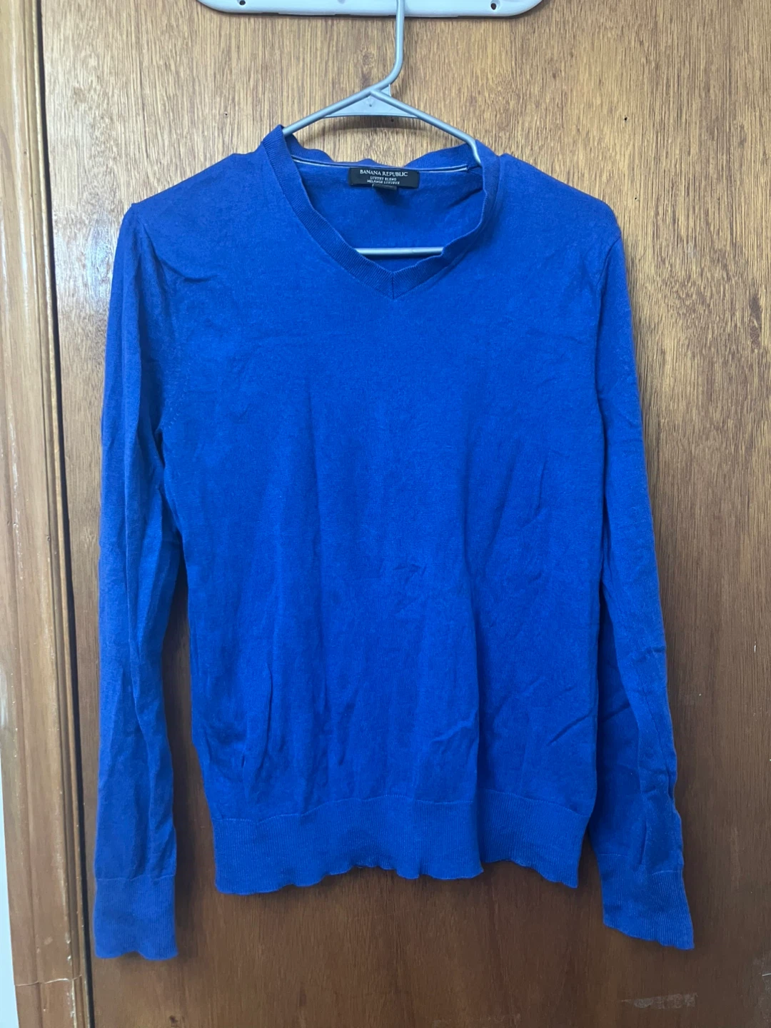 Banana Republic Blue V-Neck Shirt — Size Small