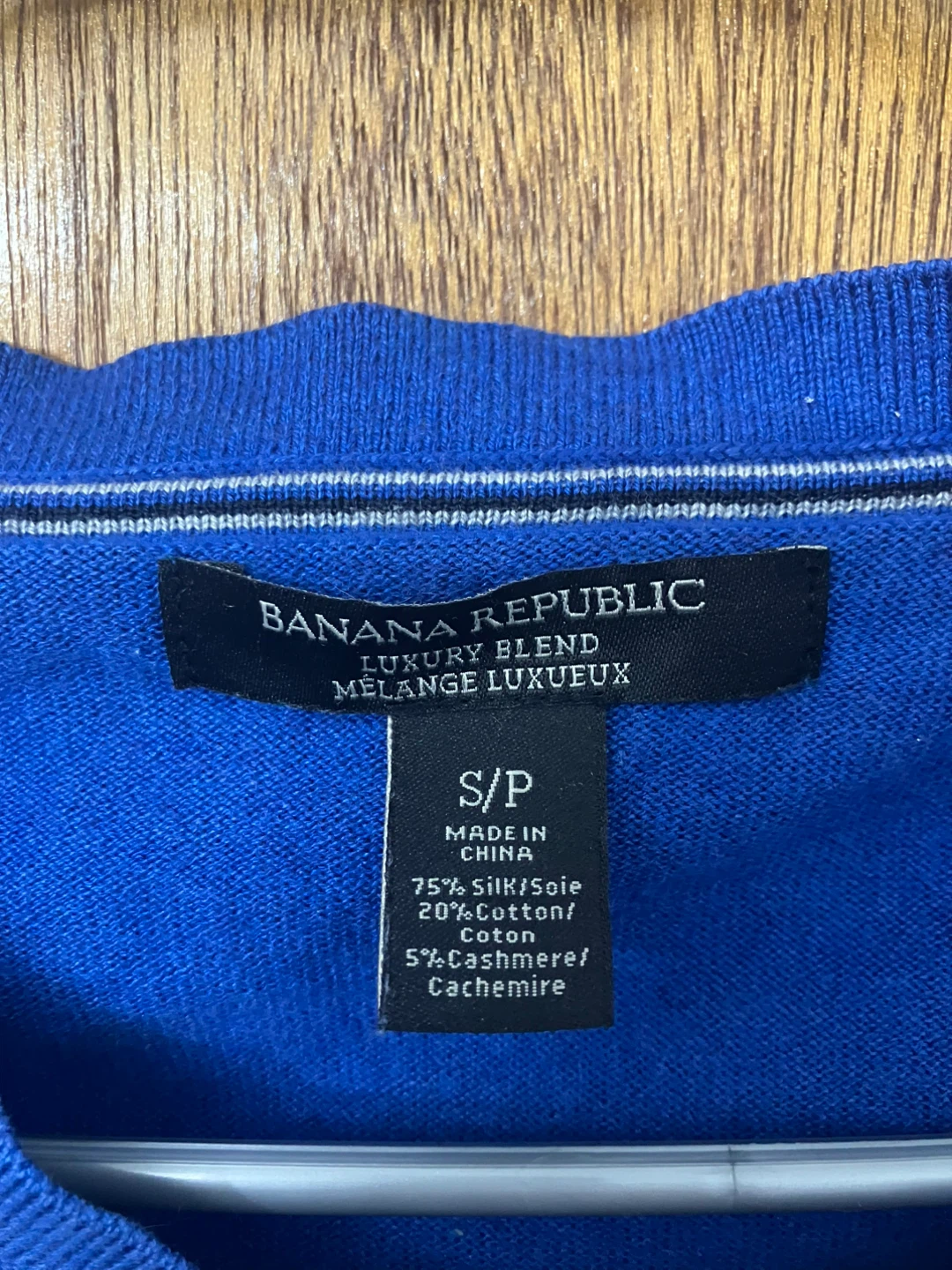 Banana Republic Blue V-Neck Shirt — Size Small - photo 3