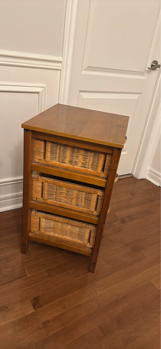 Pair of Wooden Side Tables with Wicker Baskets - photo 2