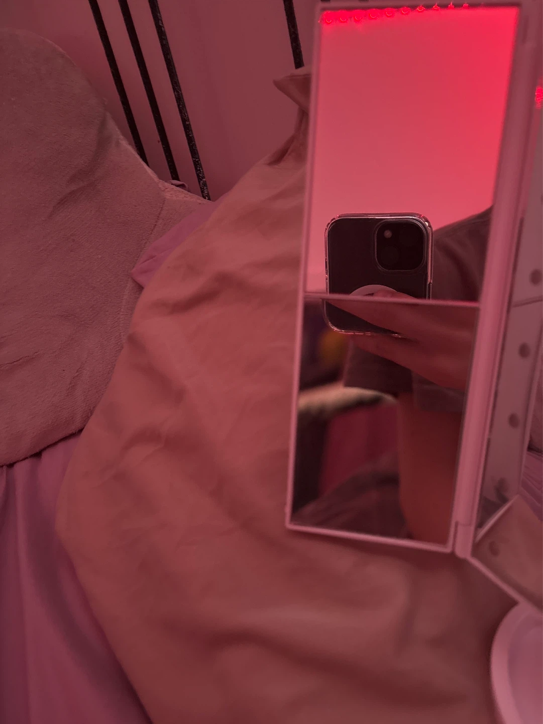 Tri-fold LED Makeup Mirror - photo 2