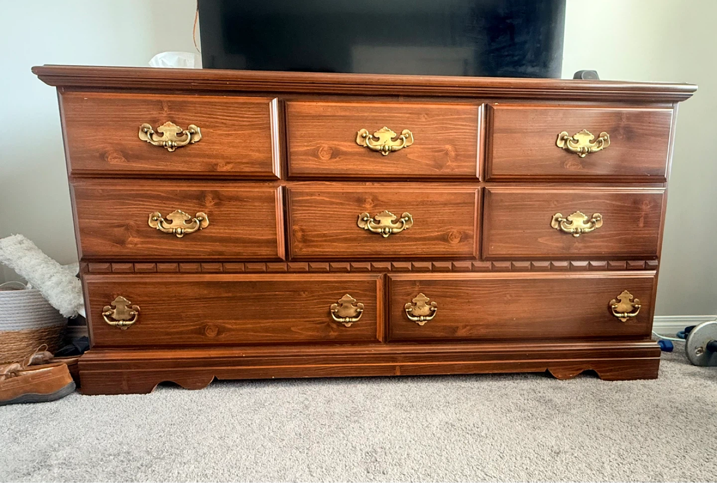 Wooden Dresser with 8 Drawers