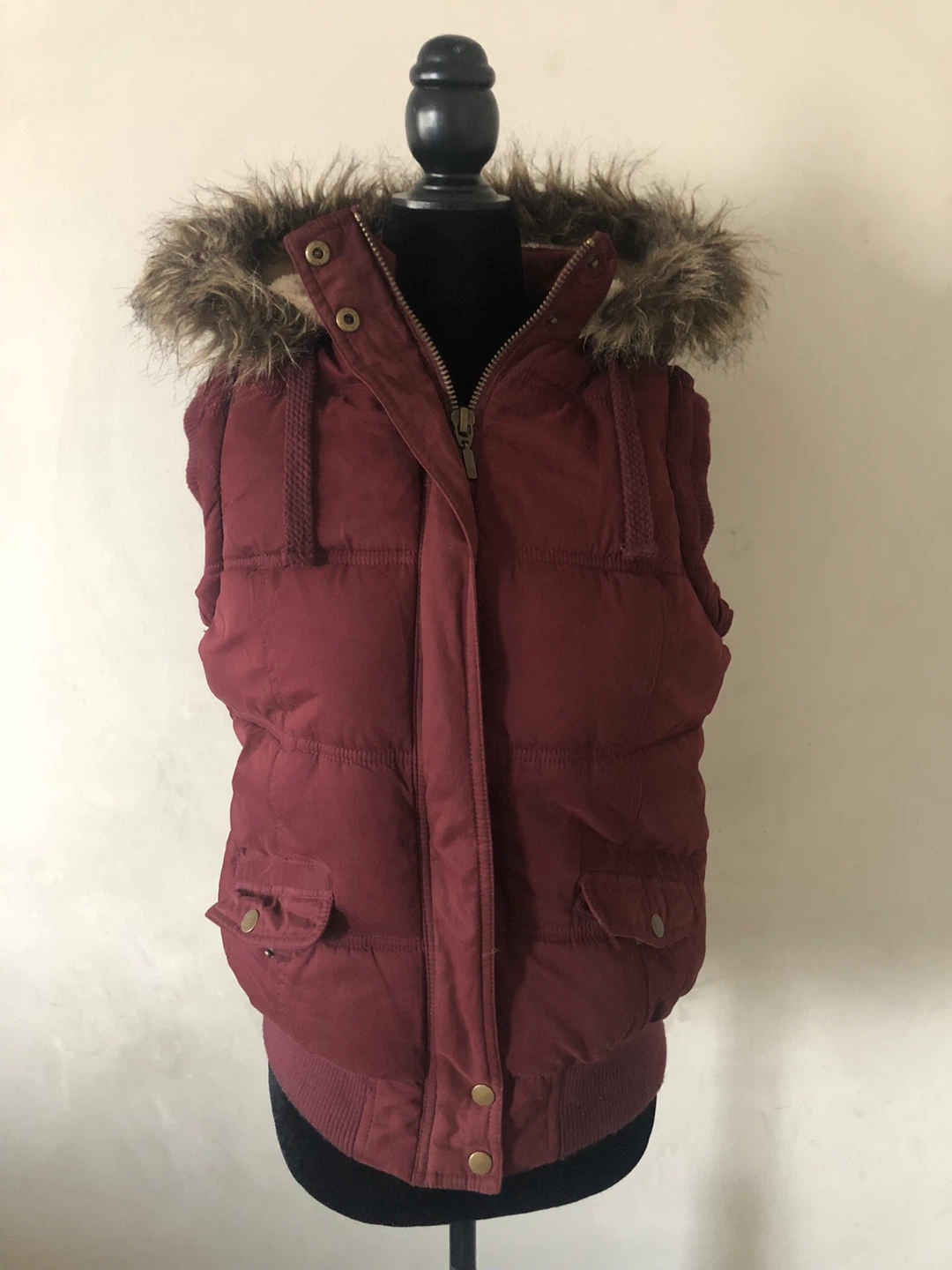 VINTAGE MAROON PUFFER WITH FAUX FUR HOOD