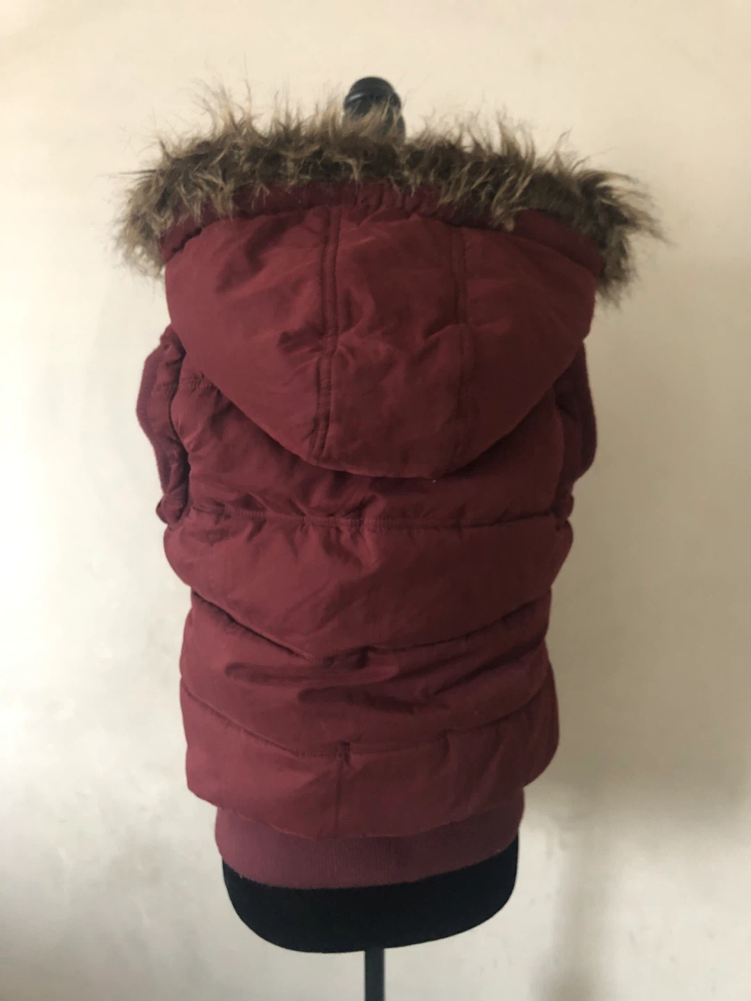 VINTAGE MAROON PUFFER WITH FAUX FUR HOOD - photo 2