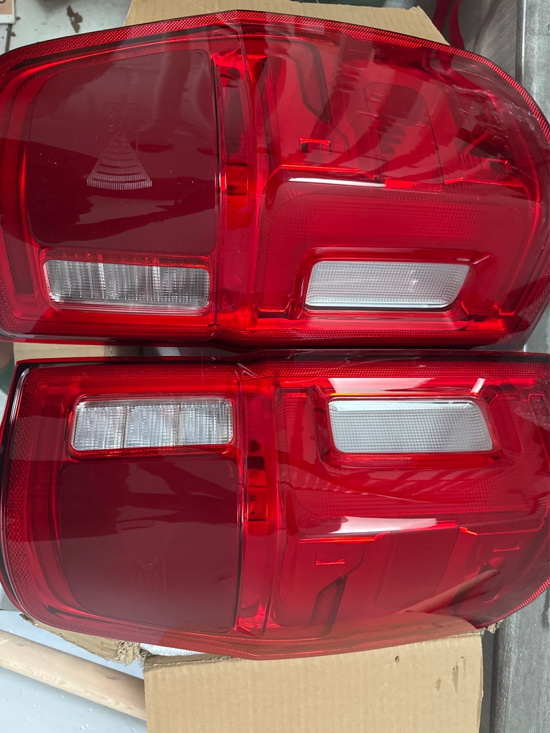 Pair of Red LED Tail Lights for Ford F-150 2015-2020 - photo 2