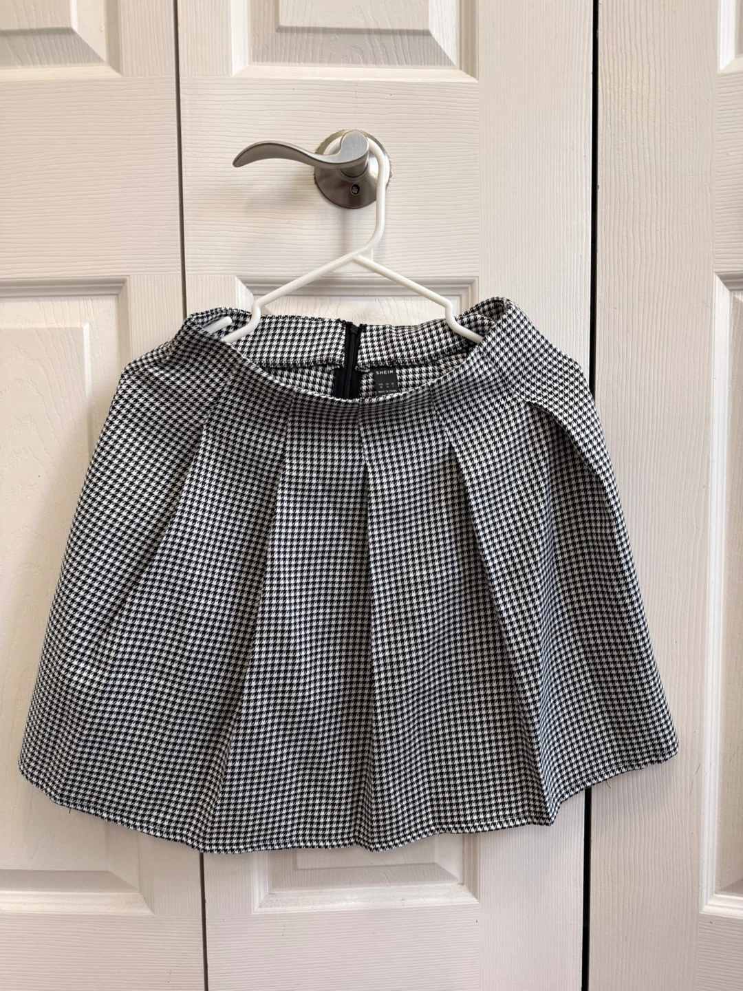 SHEIN Black and White Houndstooth Pleated Skirt Size XS