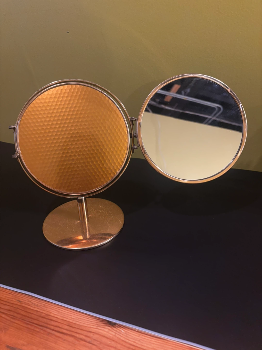 Vintage Tri-Fold Vanity Mirror - photo 2