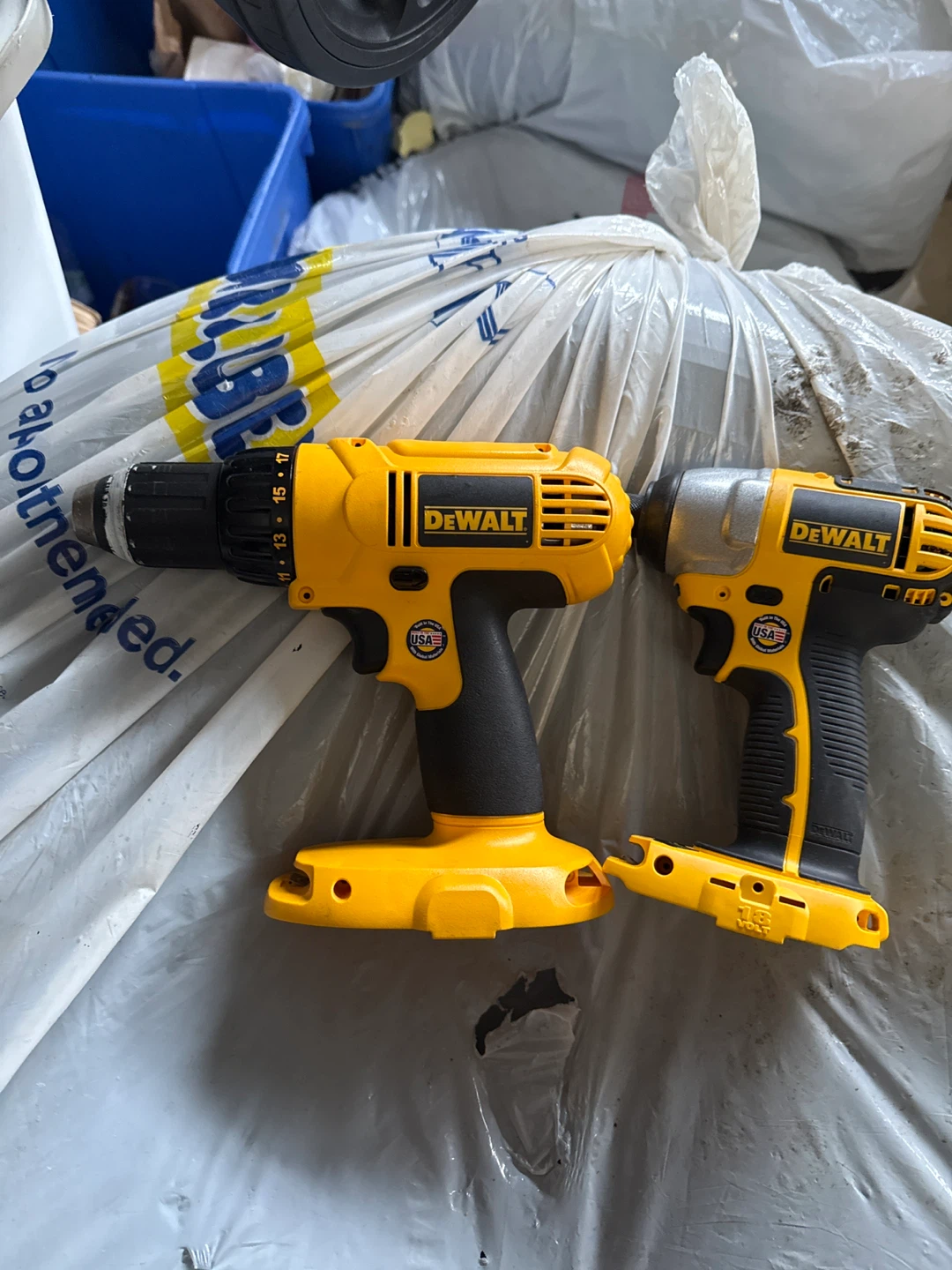 DeWalt Cordless Drill and Impact Driver Combo - photo 2