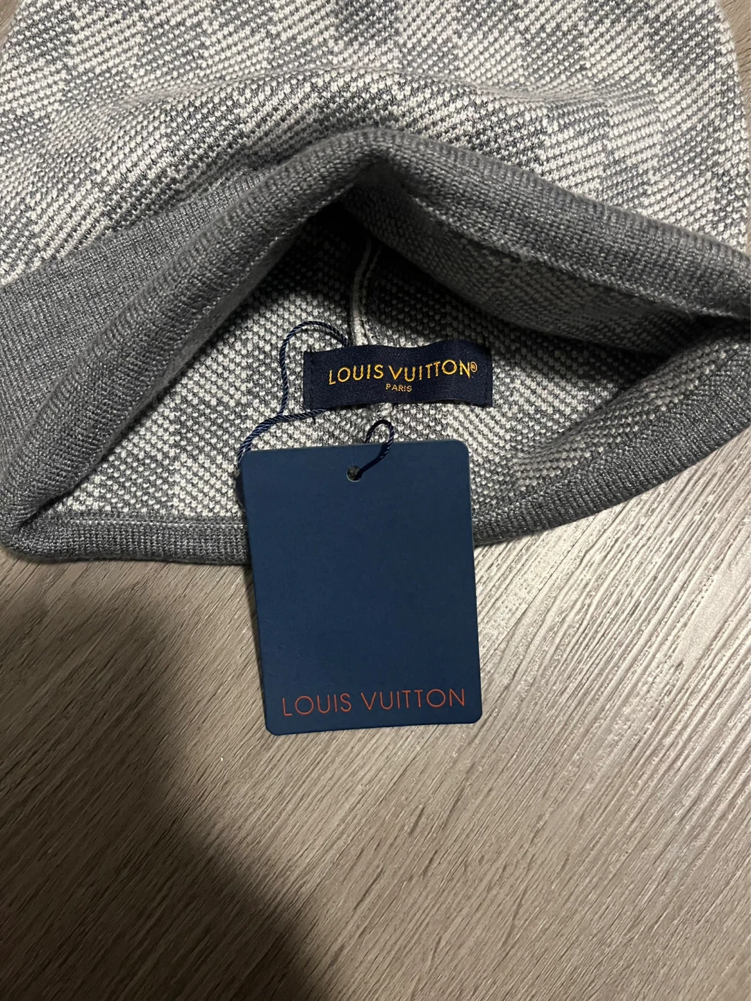 LV Gray Beanie 🔥 Brand New - photo 3
