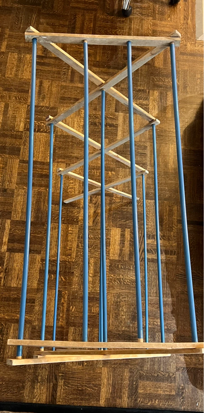 Wooden drying rack with blue bars - photo 2