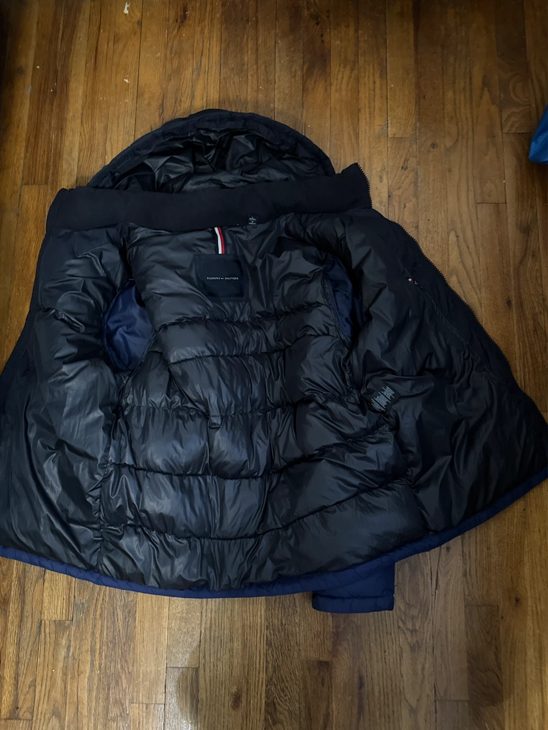 Size Large Tommy Hilfiger Puffer Jacket - photo 2