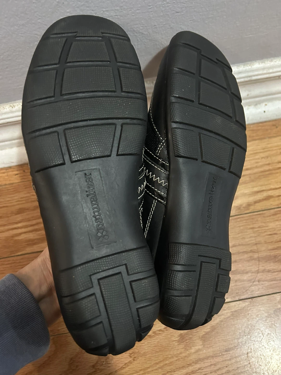 Brand New Size 6 Women Naturalizer Leather Slip-On Sneakers - photo 4