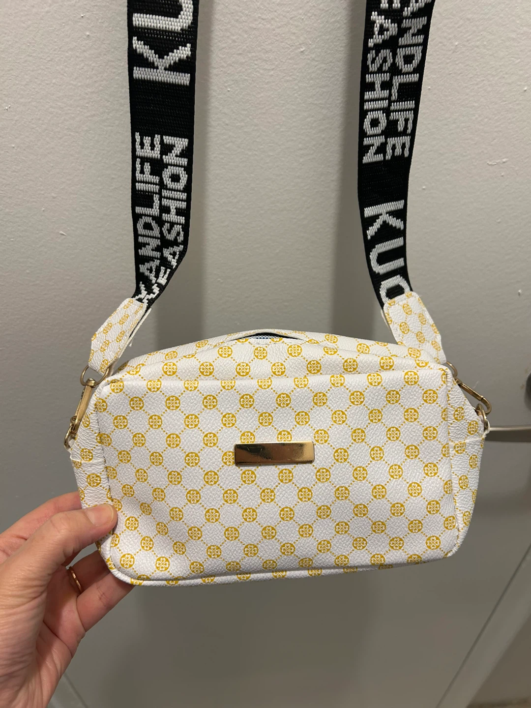 White and Gold Pattern Crossbody Bag - photo 2