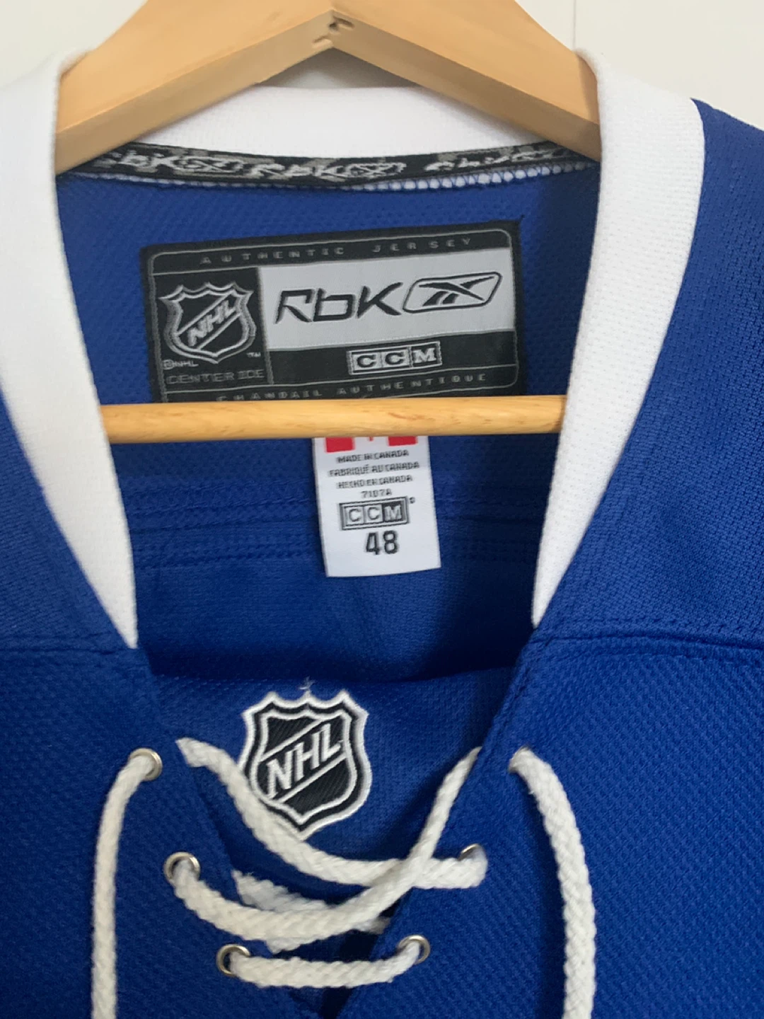 Reebok Toronto Maple Leafs Bernier #45 Hockey Jersey Size 48 - photo 2
