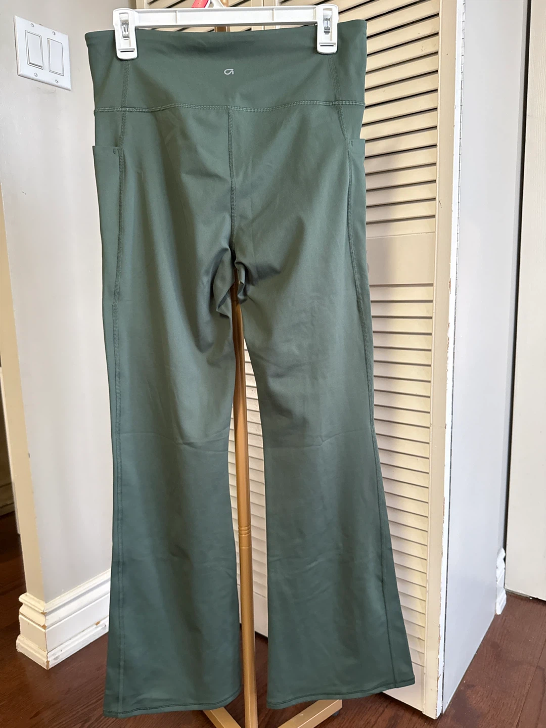GapFit Women's Flare Pants - photo 2