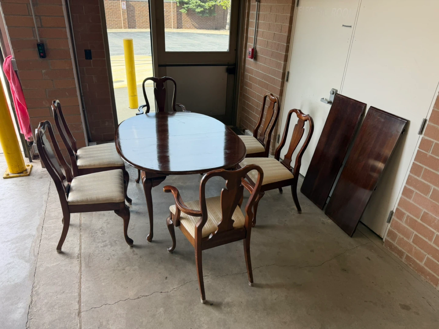 Oval Dining Table with 6 Chairs - photo 3